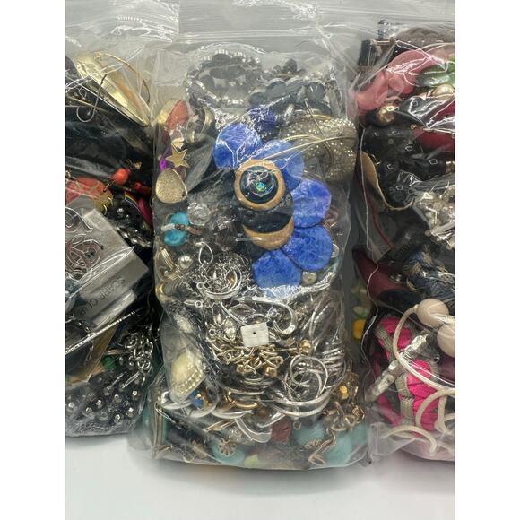 6 lb Lot of Vintage to Modern Junk Jewelry Crafting, Harvest, Repurpose, Repair - Picture 3 of 7